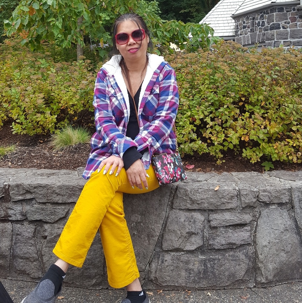 Meet your Posher, Jessica olimpia